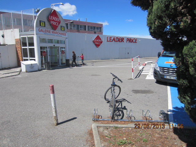 parking vélo leader price