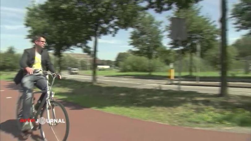 062697-000_1943488_32_200